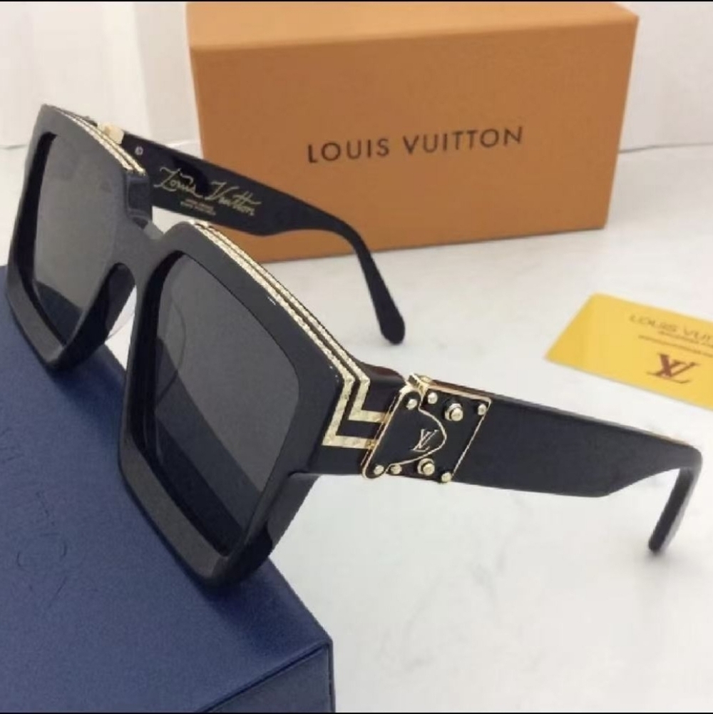 <AUTHENTIC>Louis Vuitton Black Oversized Sunglasses